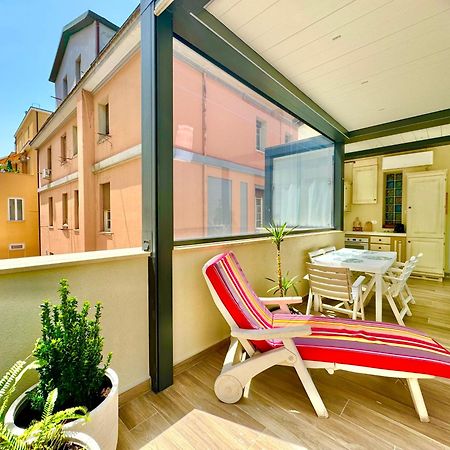 Pescara Centro Silenzioso E Confortevole Con Terrazzo Bioclimatico A 2 Minuti Dal Mare Exteriör bild