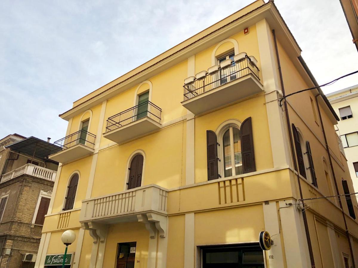 Pescara Centro Silenzioso E Confortevole Con Terrazzo Bioclimatico A 2 Minuti Dal Mare Exteriör bild